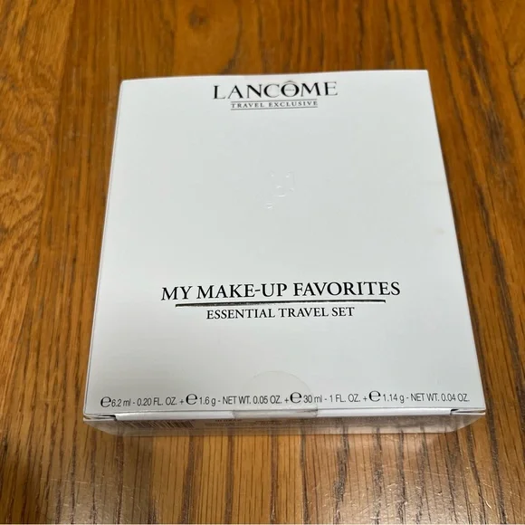 Lancôme Make-Up Travel Set - Picture 2 of 3